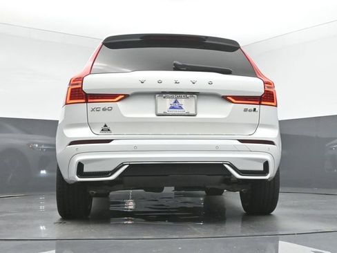 Used 2022 Volvo XC60 B6 R-Design w/ Protection Package Premier image 41