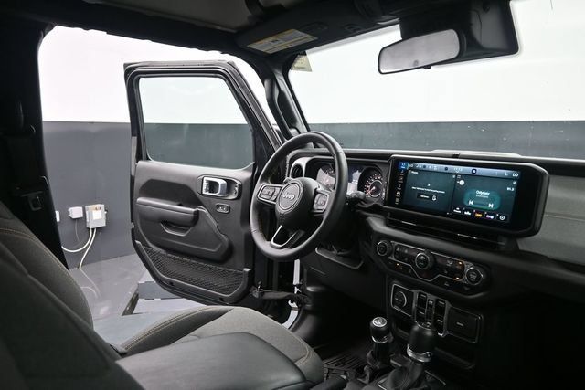 Used 2024 Jeep Gladiator Sport AWD/4WD image 44