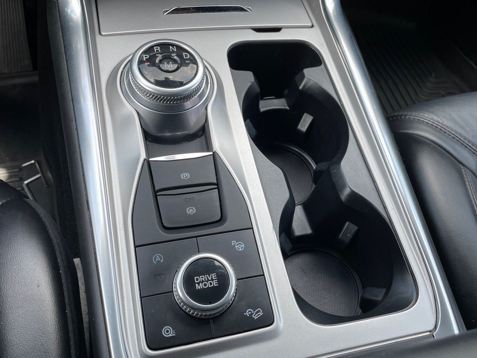 Used 2020 Ford Explorer Platinum AWD/4WD image 18