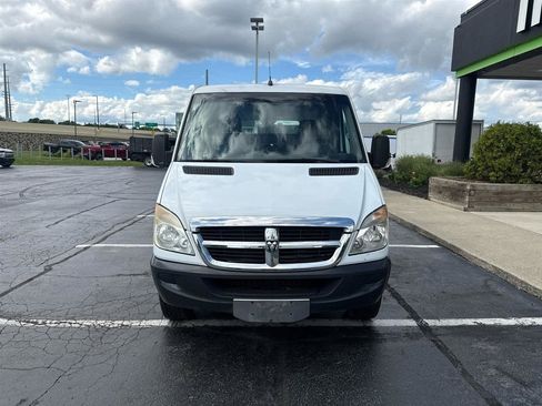 Used 2008 Dodge Sprinter 2500 RWD image 3