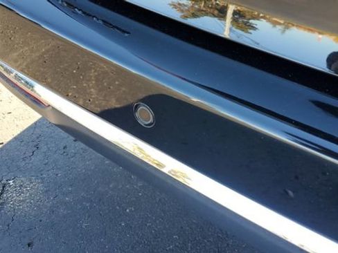 Certified 2024 Chrysler Pacifica Touring-L image 32