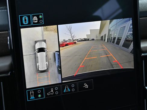 Used 2025 GMC Yukon Denali Ultimate image 17