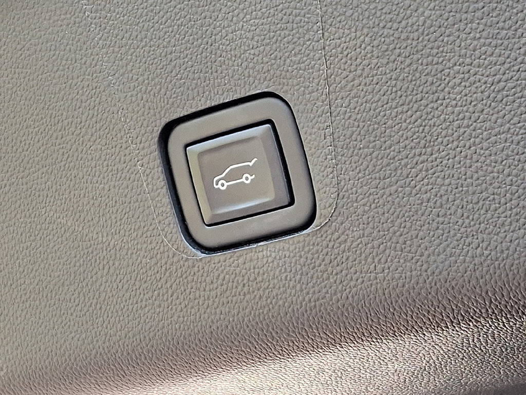 Certified 2023 Chevrolet Traverse RS AWD/4WD image 33