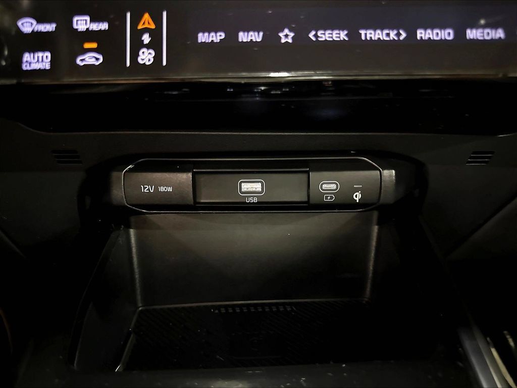 Used 2024 Kia Niro Wind FWD image 19