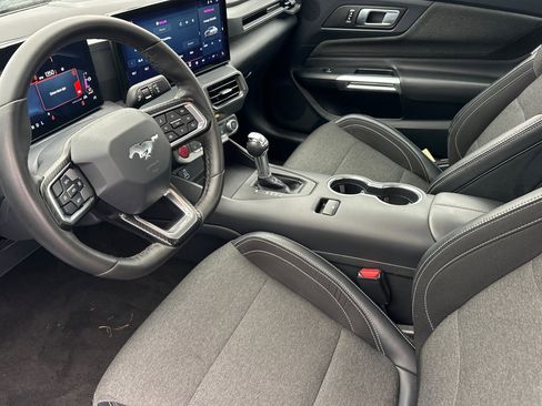 Used 2024 Ford Mustang Coupe image 10