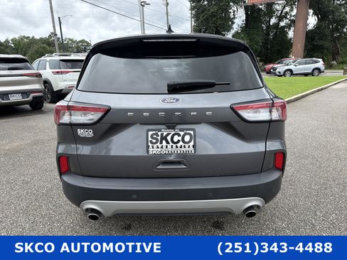 Used 2022 Ford Escape SEL w/ Technology Package FWD image 4