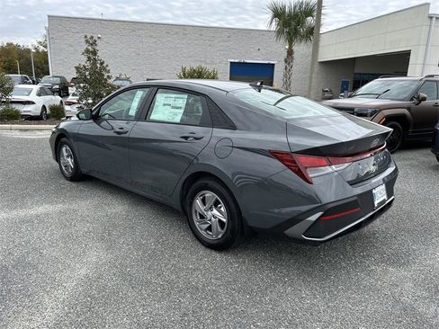 New 2026 Hyundai Elantra SE image 11