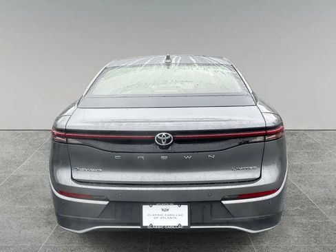 Used 2024 Toyota Crown Limited image 4