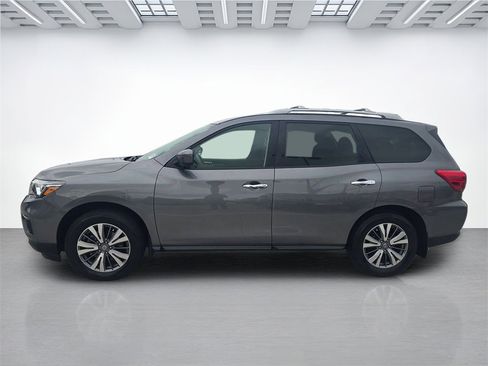 Used 2020 Nissan Pathfinder SV image 6