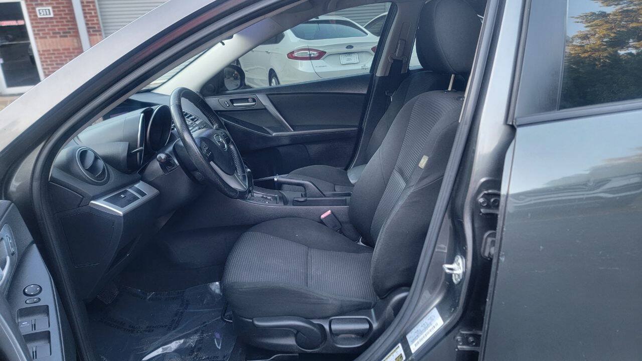 Used 2013 MAZDA MAZDA3 i Touring FWD image 11