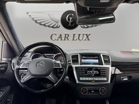 Used 2015 Mercedes-Benz GL 550 4MATIC w/ Driver Assistance Package image 10