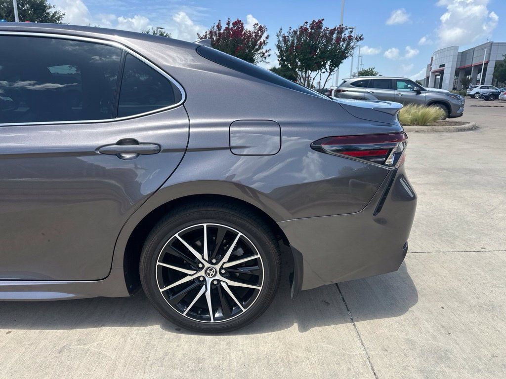 Used 2024 Toyota Camry SE FWD image 8