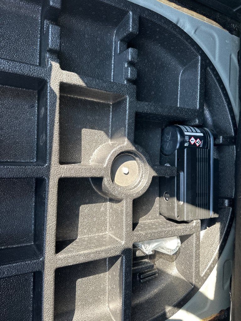 Used 2017 Jeep Renegade Altitude FWD image 38