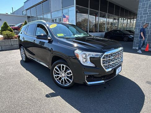 Used 2023 GMC Terrain Denali w/ Denali Premium Package AWD/4WD image 1
