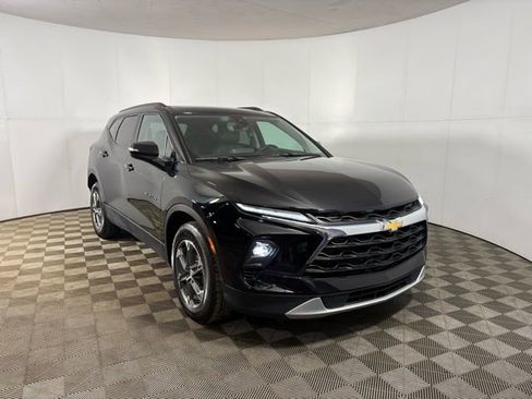Used 2023 Chevrolet Blazer LT w/ Sound & Technology Package image 6