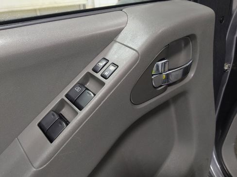 Used 2017 Nissan Frontier SV image 27