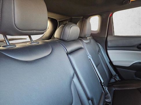 Used 2023 Jeep Compass Limited image 23