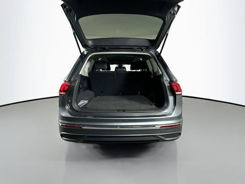 Certified 2022 Volkswagen Tiguan SE image 24