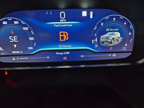 Used 2023 Chevrolet Suburban LT w/ Luxury Package image 22