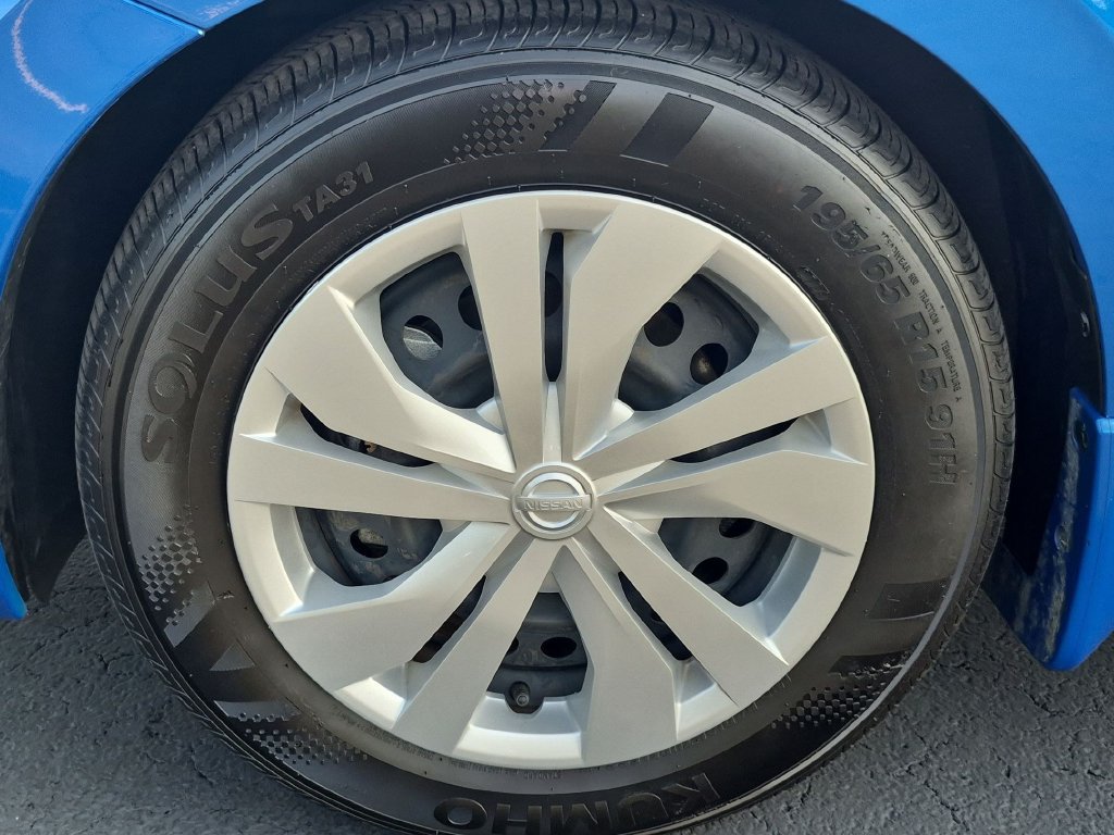 Used 2024 Nissan Versa S w/ Trunk Package FWD image 9