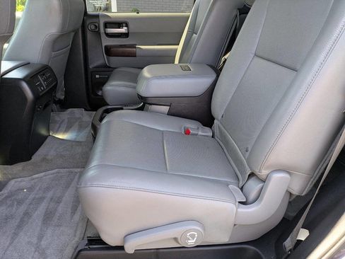 Used 2011 Toyota Sequoia Platinum AWD/4WD image 15