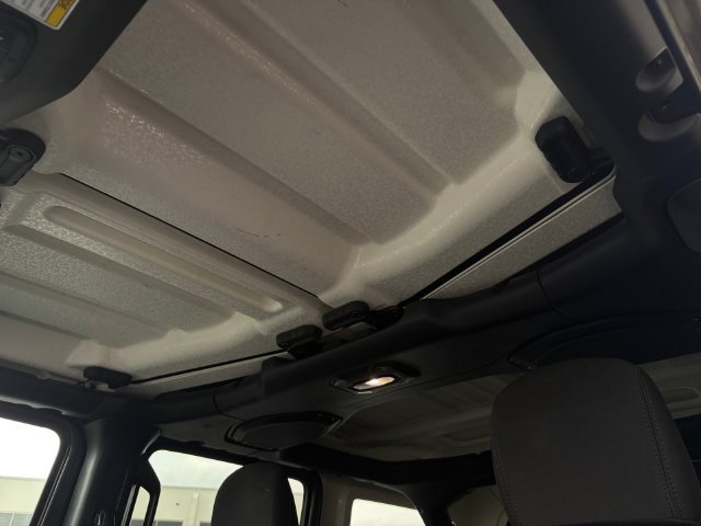 Used 2018 Jeep Wrangler Unlimited Sport S AWD/4WD image 33