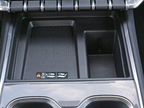 New 2025 GMC Acadia Elevation image 11