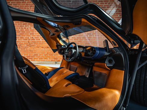 Used 2020 McLaren Speedtail image 32