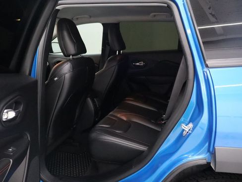 Used 2022 Jeep Cherokee Trailhawk AWD/4WD image 23