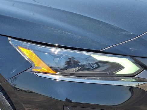 Used 2024 Nissan Altima 2.5 SR w/ SR Premium Package FWD image 9