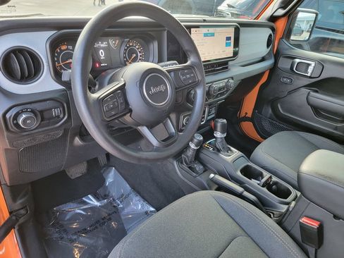 Used 2025 Jeep Wrangler Sport AWD/4WD image 14