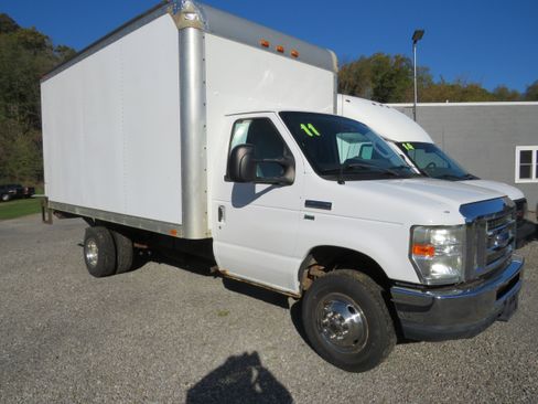 Used 2011 Ford E-350 and Econoline 350 Super Duty w/ Payload Pkg image 1