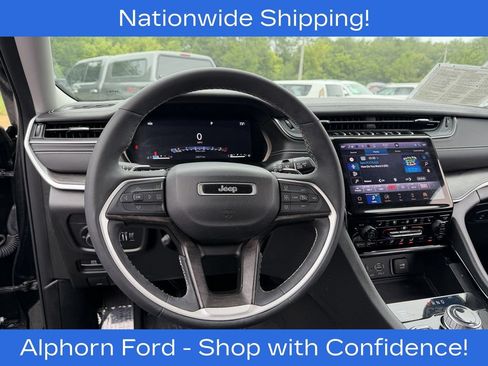 Used 2023 Jeep Grand Cherokee L Limited w/ Luxury Tech Group II AWD/4WD image 11