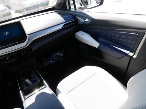Used 2023 Volkswagen ID.4 Pro S image 11
