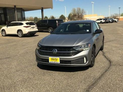 Used 2024 Volkswagen Jetta Sport FWD image 3