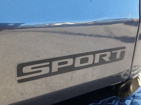 Used 2021 Jeep Gladiator Sport image 6