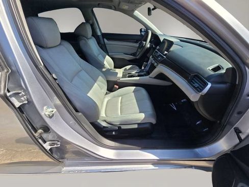 Used 2020 Honda Accord EX image 16
