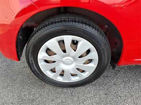 Used 2015 Toyota Yaris L image 25