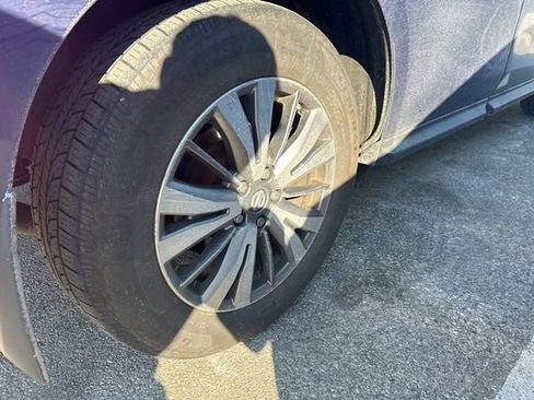 Used 2018 Nissan Pathfinder SL image 18