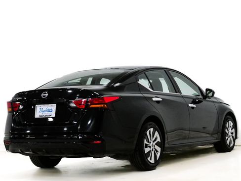 Used 2023 Nissan Altima 2.5 S image 6