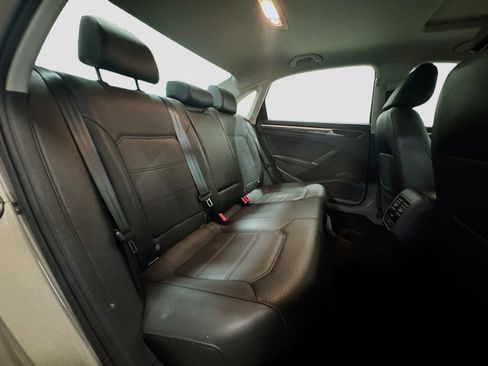 Used 2016 Volkswagen Passat 1.8T SE image 33