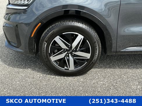 Used 2021 Kia Sorento S image 9