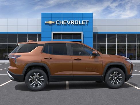 New 2027 Chevrolet Equinox LT w/ Convenience Package II FWD image 5