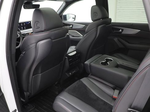 Used 2022 Acura MDX A-Spec image 11