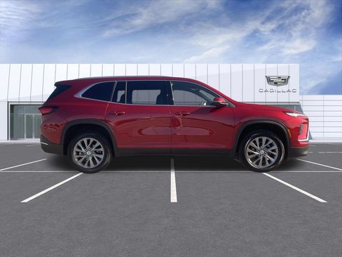 Used 2025 Buick Enclave Preferred AWD/4WD image 9