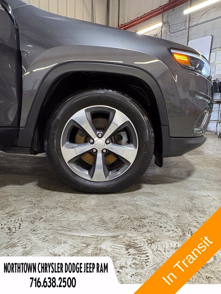 Used 2019 Jeep Cherokee Limited AWD/4WD image 29