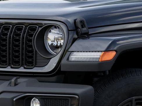 New 2025 Jeep Gladiator Sport image 10