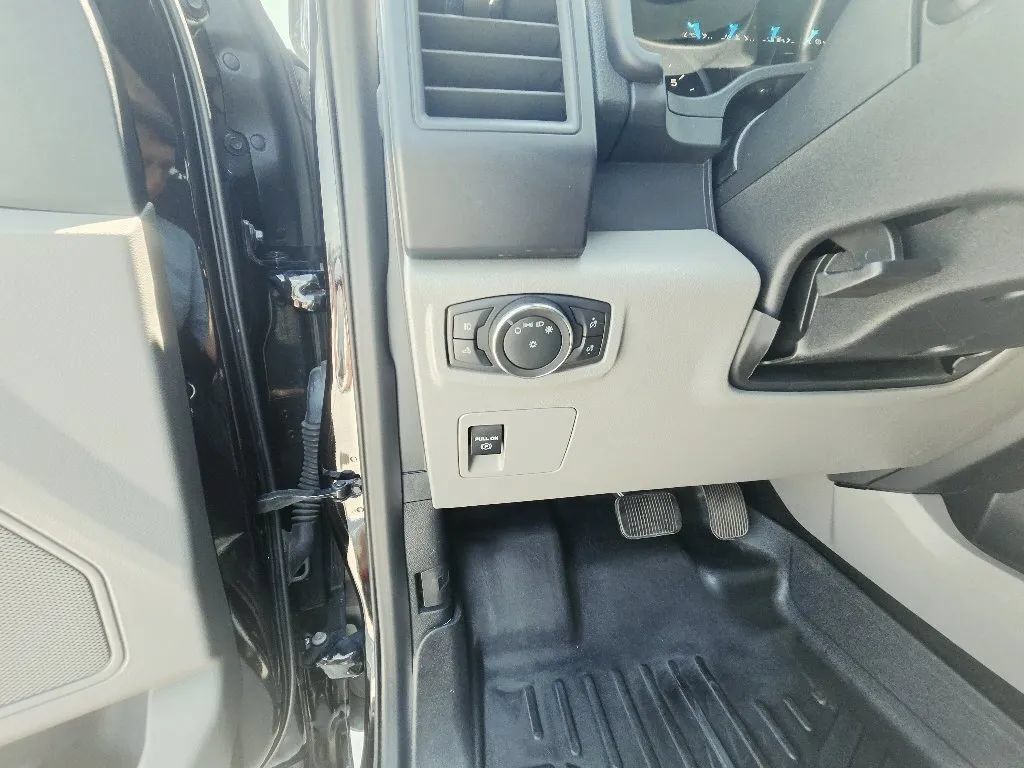 Used 2020 Ford F150 XL w/ Equipment Group 101A Mid RWD image 26