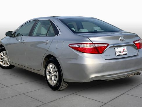 Used 2017 Toyota Camry LE FWD image 12