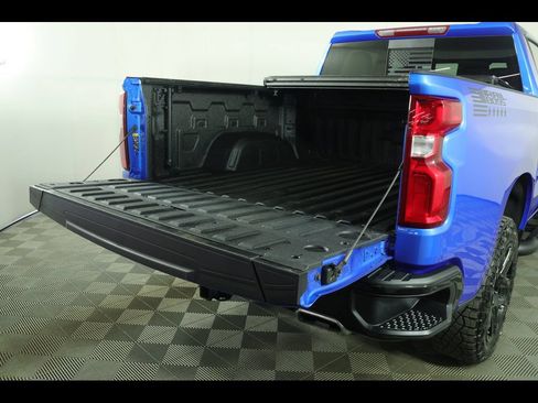 Used 2025 Chevrolet Silverado 1500 LT Trail Boss w/ Convenience Package II AWD/4WD image 24